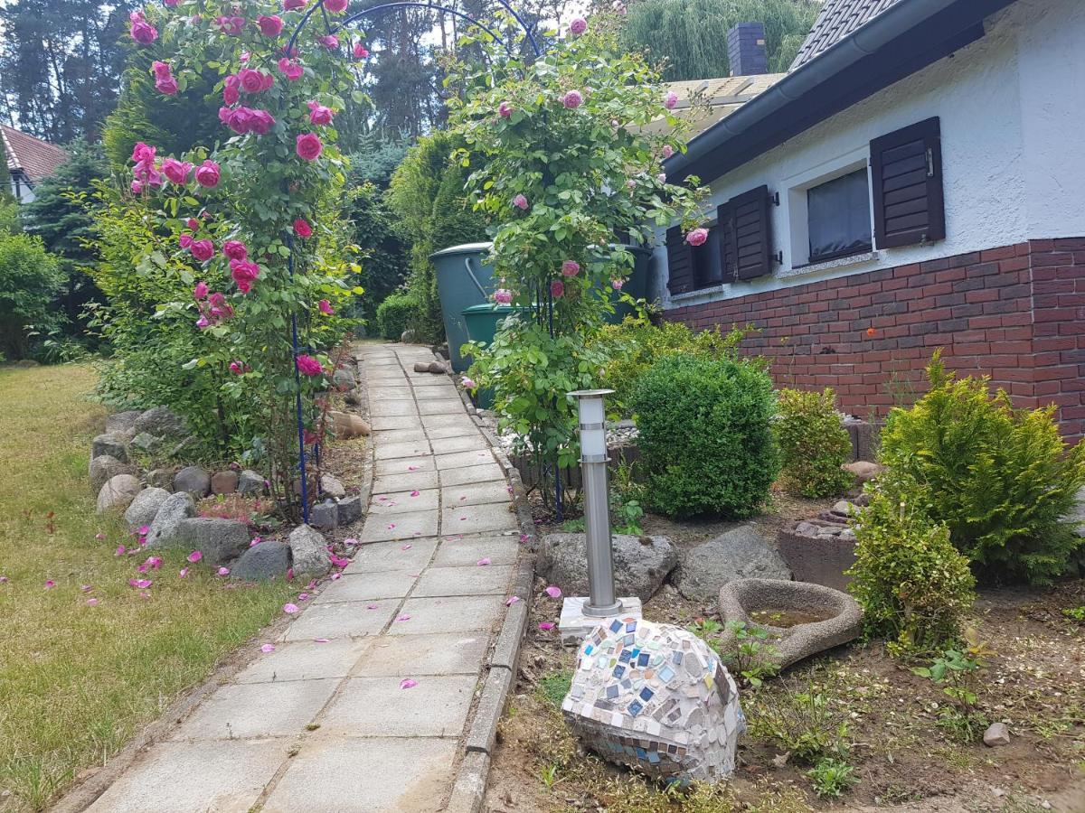 gemütliches Ferienhaus in Seenähe Sewekow Exterior foto